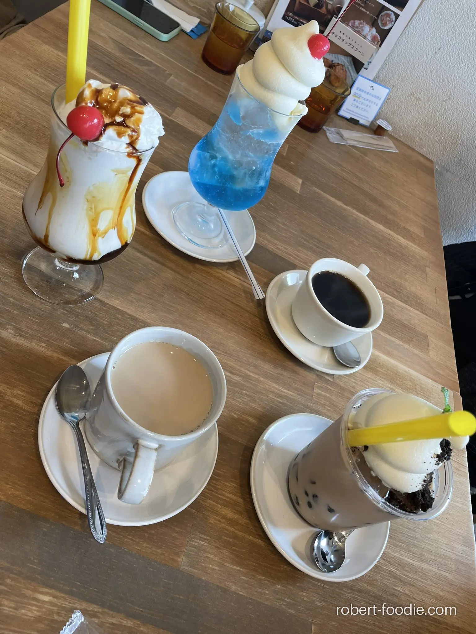 Tsubame Bread & Milk 尼ヶ坂本店 混合咖啡、焦糖布丁、奶油彈珠汽水、咖啡歐雷、黑糖珍珠奶茶