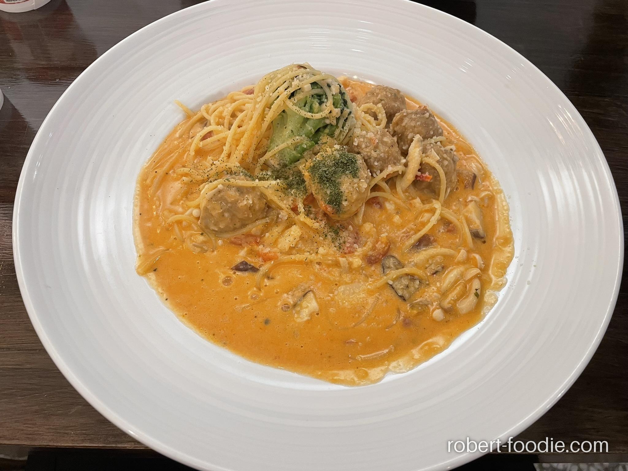 猴子月亮義大利麵專賣店 粉紅醬起司義式肉丸義大利麵